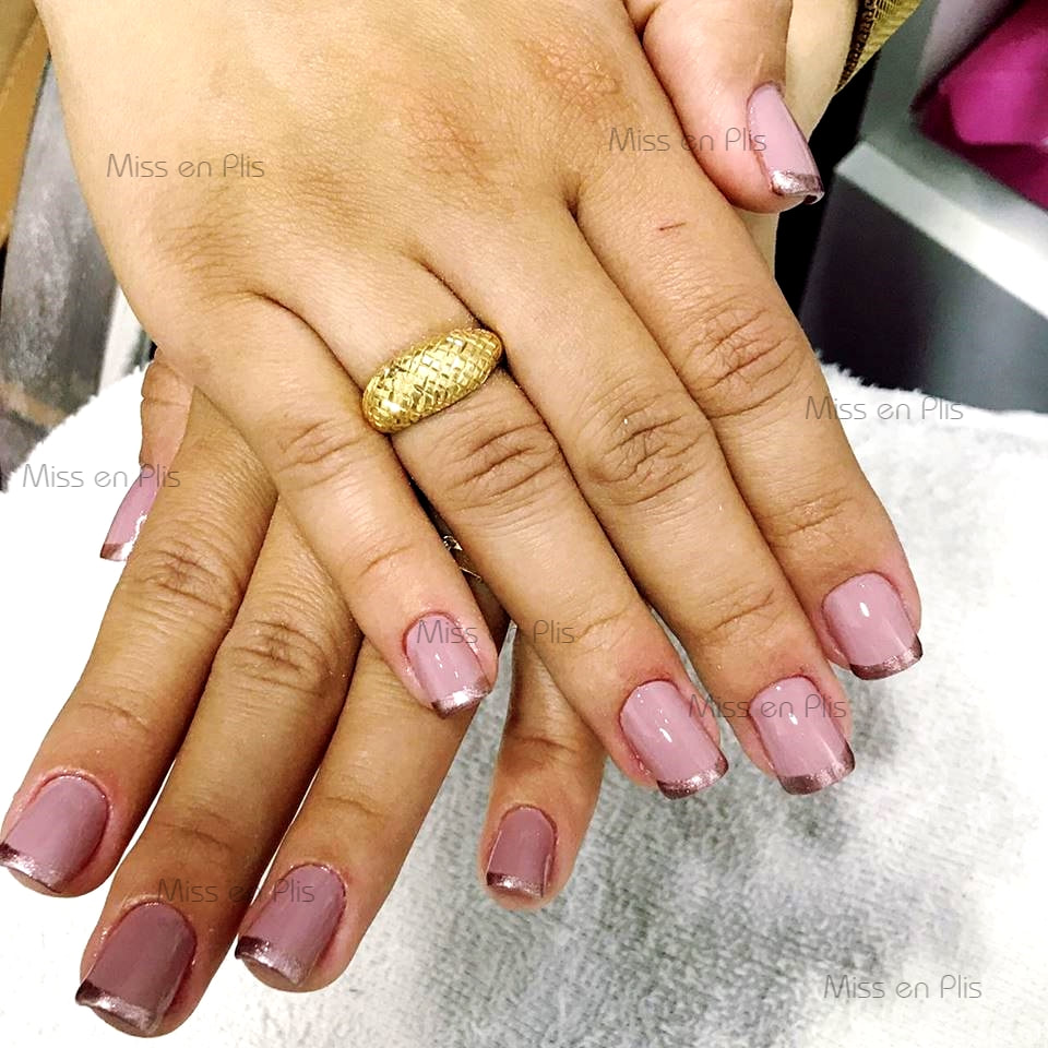 Manicure para manutenção de unhas de porcelana no Jardim Anália Franco