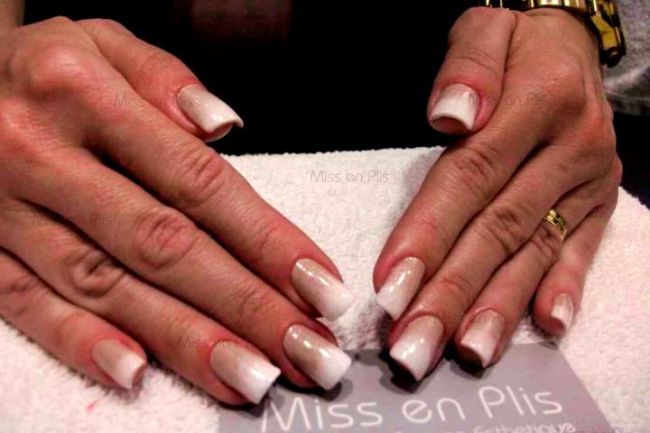 ​BANHO DE GEL ENCAPSULADA