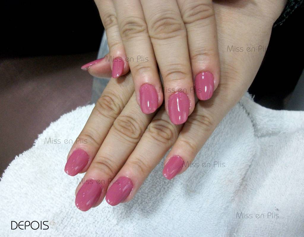 Manicure para manutenção de unhas de porcelana na Mooca