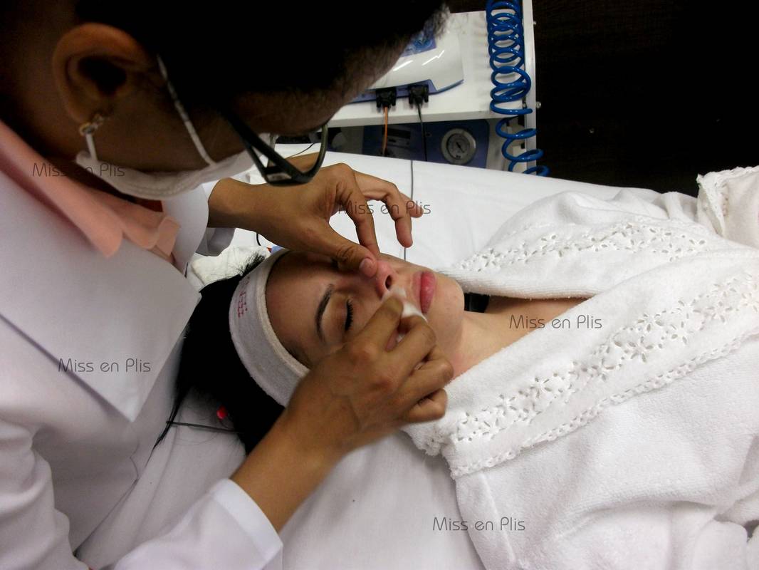 LIMPEZA DE PELE PROFUNDA COM EXTRAÇÃO DE CRAVOS E ESPINHAS NA VILA ZELINA