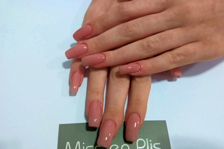 UNHAS BAILARINA ENCAPSULADA