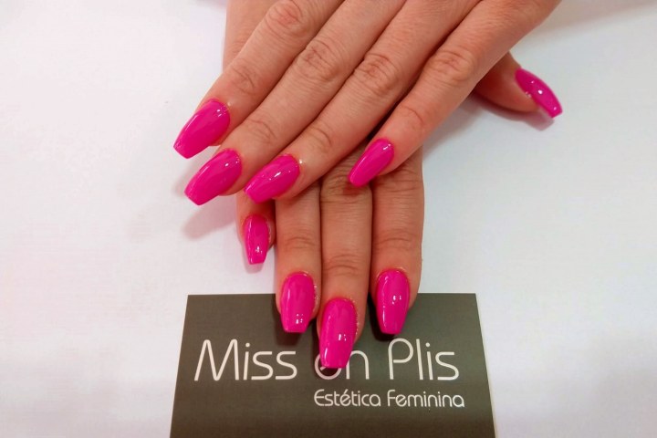 UNHAS BAILARINA VERMELHA