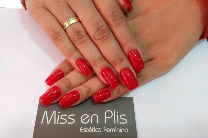 UNHAS DE GEL VERMELHA